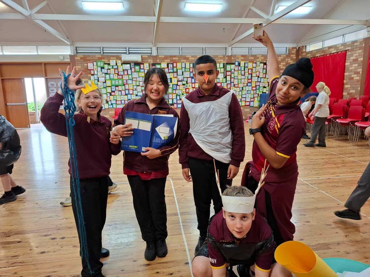 5 students at Tournament of the Minds